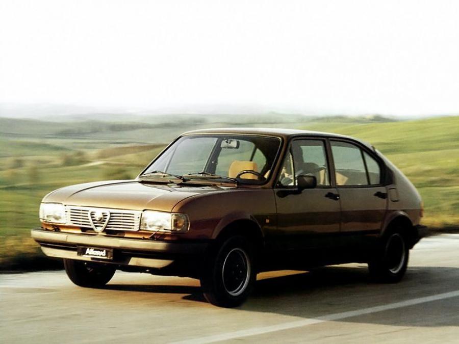  Alfa Romeo Alfasud Quadrifoglio Oro (901) 1982 года  (фото 13 из 16)
